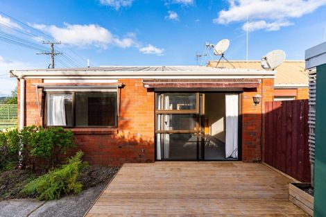 Photo of property in 2/9 Cairnfield Road, Kensington, Whangarei, 0112