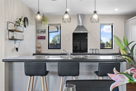 Photo of property in 10 Devlin Avenue, Rangiora, 7400