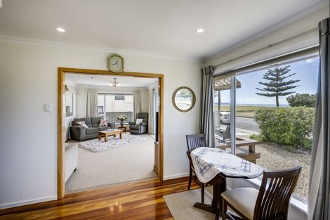 Photo of property in 18 The Esplanade, Westshore, Napier, 4110