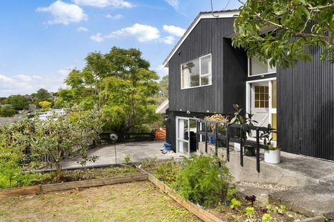 Photo of property in 2/39c Coronation Road, Hillcrest, Auckland, 0627
