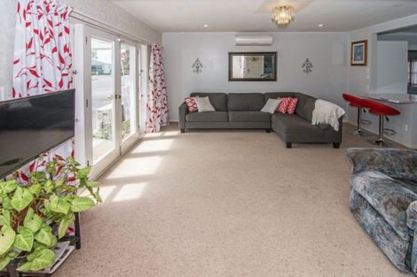 Photo of property in 1a Coddington Crescent, Masterton, 5810