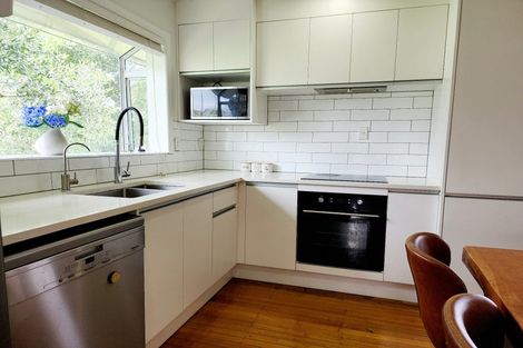 Photo of property in 4 Paton Avenue, Te Atatu South, Auckland, 0610