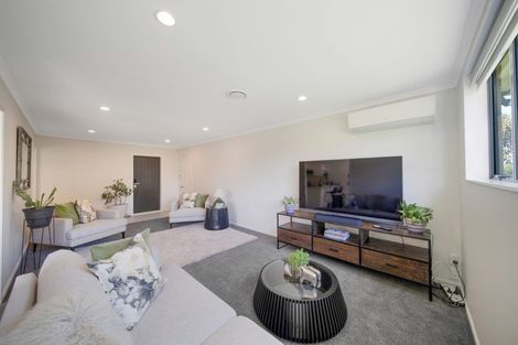 Photo of property in 17 Morewa Place, Takanini, 2112