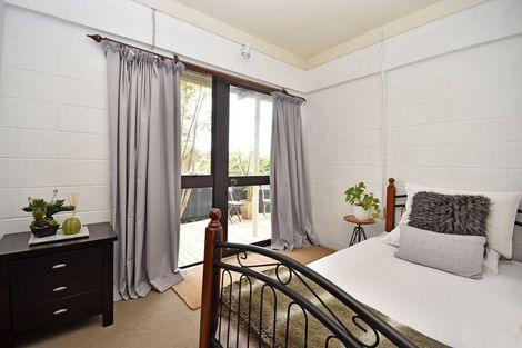 Photo of property in 4a Tower Hill, Stanmore Bay, Whangaparaoa, 0930