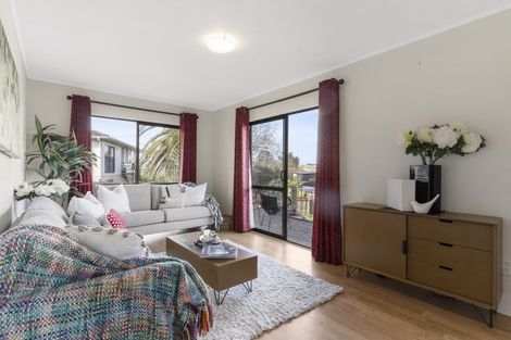 Photo of property in 16 St Catherine Crescent, West Harbour, Auckland, 0618