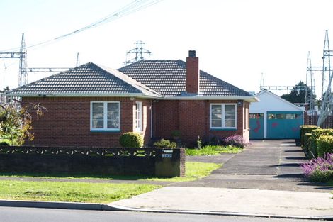 Photo of property in 305a Massey Road, Mangere East, Auckland, 2024