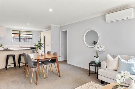 Photo of property in 7 Kathleen Reece Place, Waiuku, 2123