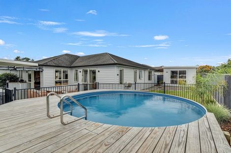 Photo of property in 14 Aporo Drive, Kumeu, 0810