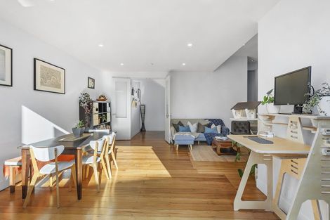 Photo of property in 17/3 Severn Street, Island Bay, Wellington, 6023