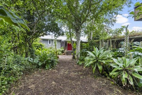 Photo of property in 9 Kamaka Road, Mangere Bridge, Auckland, 2022