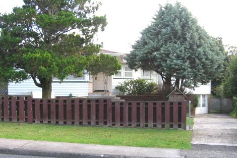 Photo of property in 16 Royal View Road, Te Atatu South, Auckland, 0610
