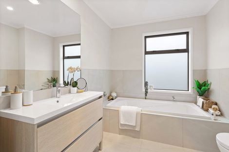 Photo of property in 7/2 Rangitamiro Place, Hobsonville, Auckland, 0616