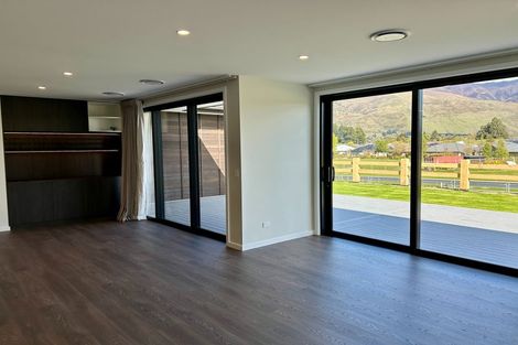 Photo of property in 15 Mason Street, Wanaka, 9305