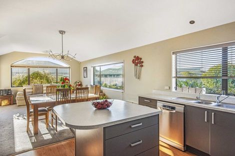 Photo of property in 116 Regent Drive, Paraparaumu Beach, Paraparaumu, 5032