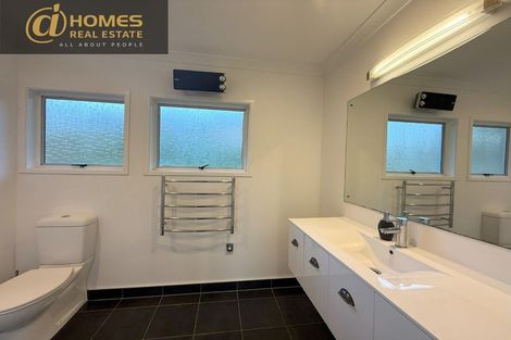Photo of property in 7 Beeche Place, Birkdale, Auckland, 0626
