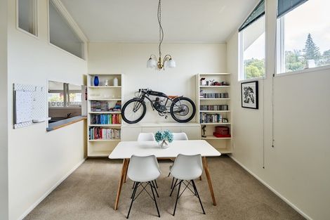 Photo of property in 2 Cranwell Street, Churton Park, Wellington, 6037