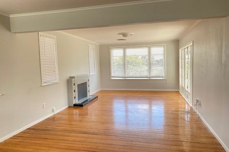 Photo of property in 20 Taipari Road, Te Atatu Peninsula, Auckland, 0610