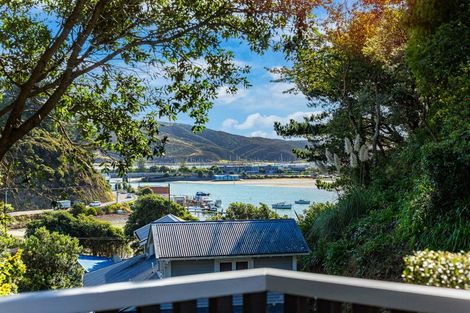 Photo of property in 49 Bayview Road, Paremata, Porirua, 5024