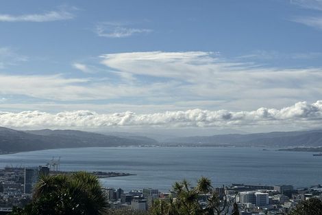 Photo of property in 75 Karepa Street, Brooklyn, Wellington, 6021