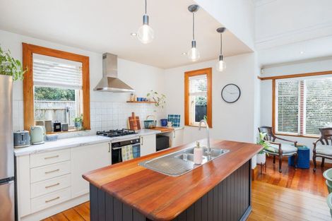 Photo of property in 32 Worcester Street, West End, Palmerston North, 4410