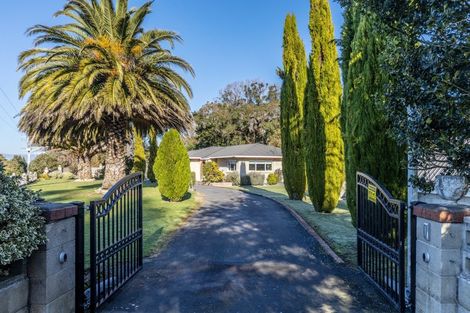 Photo of property in 208 Adelaide Road, Dannevirke, 4930