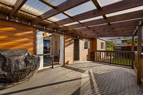 Photo of property in 29 Tirimoana Road, Te Atatu South, Auckland, 0602