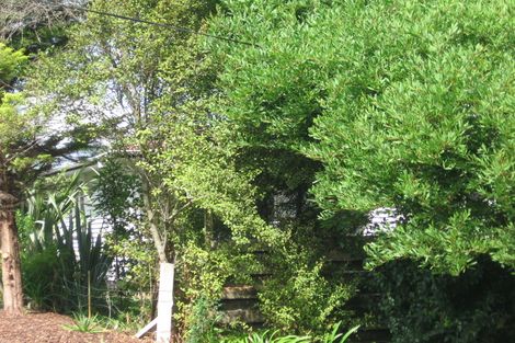 Photo of property in 10 Stottholm Road, Titirangi, Auckland, 0604