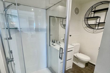 Photo of property in Grafon Court Flats, 53u2 Grafton Road, Roseneath, Wellington, 6011