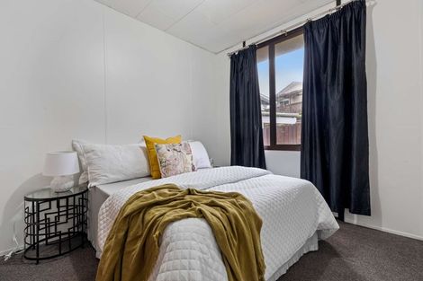 Photo of property in 16 Sarajevo Place, Massey, Auckland, 0614