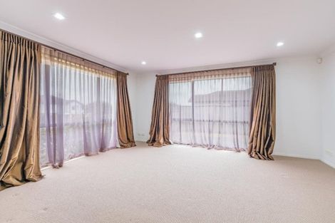 Photo of property in 42 Oakway Drive, Schnapper Rock, Auckland, 0632