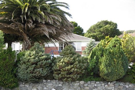 Photo of property in 2 Isabel Grove, Wainuiomata, Lower Hutt, 5014