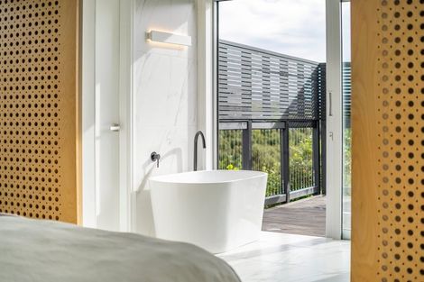 Photo of property in 5 Helm Place, Whitby, Porirua, 5024