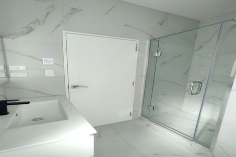 Photo of property in 35 Morus Road, Massey, Auckland, 0614