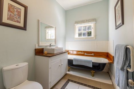 Photo of property in 2 Rose Street, Waipawa, 4210