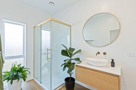 Photo of property in 12 Kowhai Street, Strandon, New Plymouth, 4312