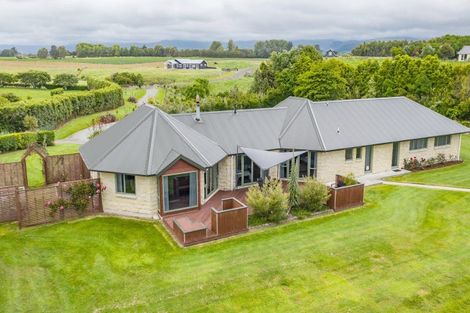 Photo of property in 28 Waipuna Grove, Levin, 5571