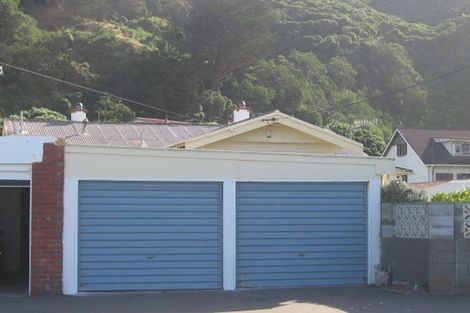 Photo of property in 230 Queens Drive, Lyall Bay, Wellington, 6022