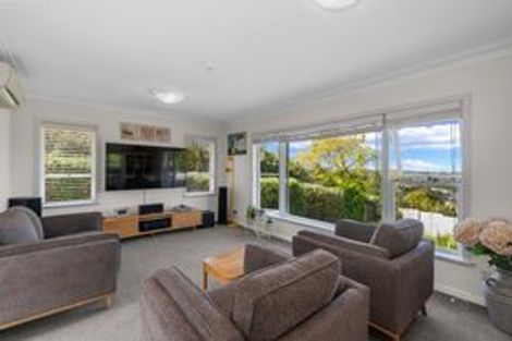 Photo of property in 319 Don Buck Road, Massey, Auckland, 0614
