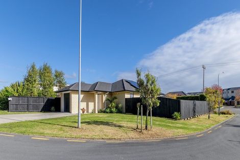 Photo of property in 25 Mahia Lane, Waikanae, 5036