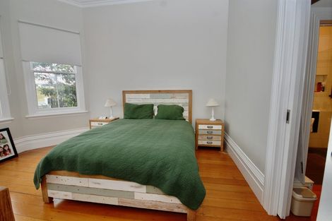 Photo of property in 20 Sulphur Beach Road, Northcote Point, Auckland, 0627