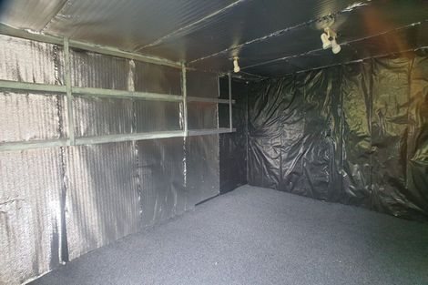 Photo of property in 60 Rewarewa Road, Te Atatu Peninsula, Auckland, 0610