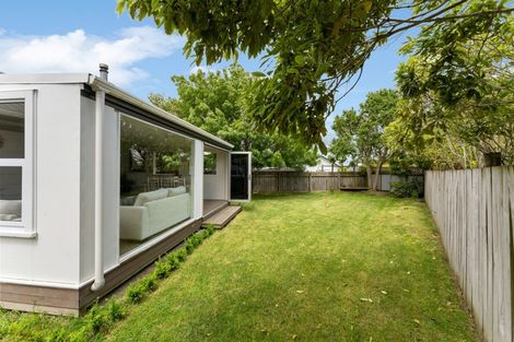 Photo of property in 19 Peppertree Glade, Kelvin Grove, Palmerston North, 4414
