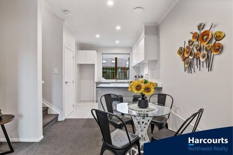 Photo of property in 6/89 Hobsonville Point Road, Hobsonville, Auckland, 0616