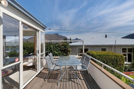 Photo of property in 7 Suburb Street, Queenstown, 9300