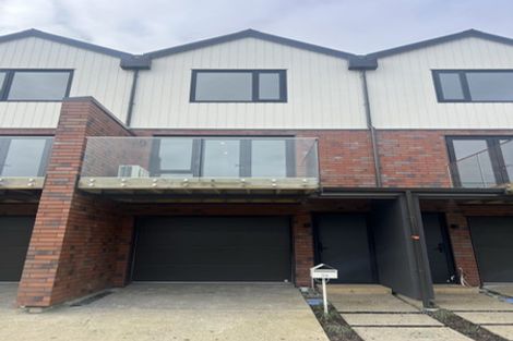 Photo of property in 14 Te Puketoka Lane, Mangere, 2022