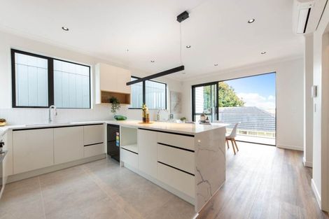 Photo of property in 5/31 Hill Crescent, New Lynn, Auckland, 0600