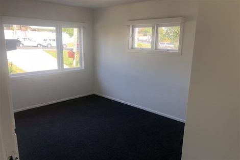 Photo of property in 2/52 College Road, Northcote, Auckland, 0627