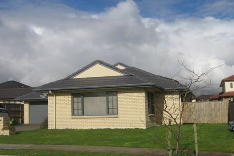 Photo of property in 11 Glanmire Place, Flat Bush, Auckland, 2016