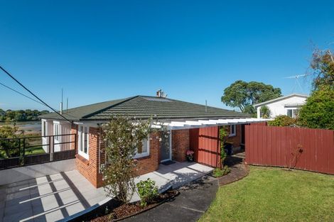 Photo of property in 1/15 Birkley Road, Bayswater, Auckland, 0622