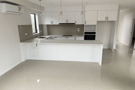 Photo of property in 28e Tiraumea Drive, Pakuranga, Auckland, 2010